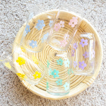 Load image into Gallery viewer, Pastel Flowers glass cups
